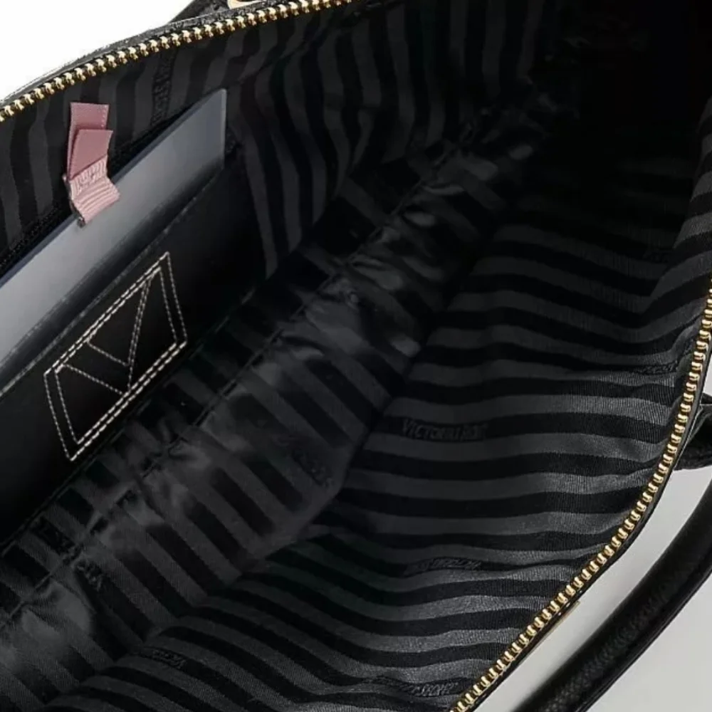 VICTORIA'S SECRET The Victoria Slouchy Satchel in Blush Colorblock - Picture 3 of 13